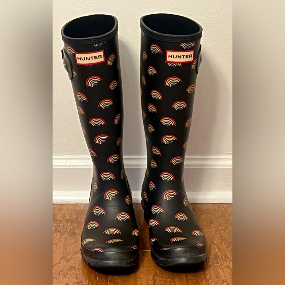 Rarely worn kids hunter rain boots 🥾 size 4